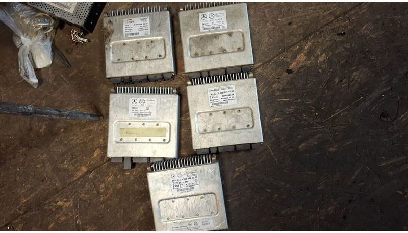 Mercedes-Benz - ECU: gambar 1 Mercedes-Benz - ECU: gambar 1