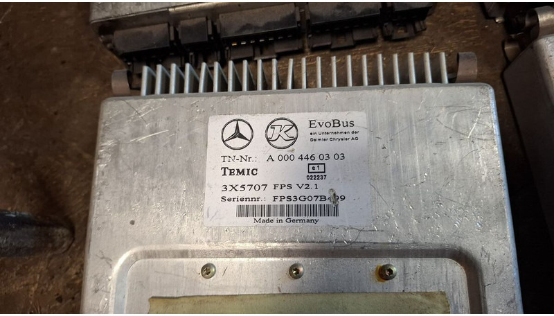 Mercedes-Benz - ECU: gambar 2 Mercedes-Benz - ECU: gambar 2