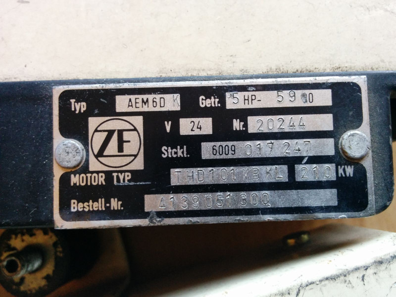 Mercedes-Benz ZF AEM-6DK - ECU: gambar 2 Mercedes-Benz ZF AEM-6DK - ECU: gambar 2