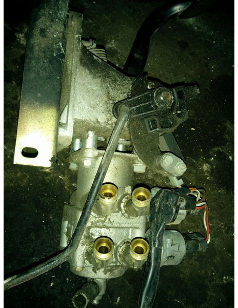 Scania DX81D. DX71BX. DX80E. 70313310 - Bagian Rem: gambar 4 Scania DX81D. DX71BX. DX80E. 70313310 - Bagian Rem: gambar 4