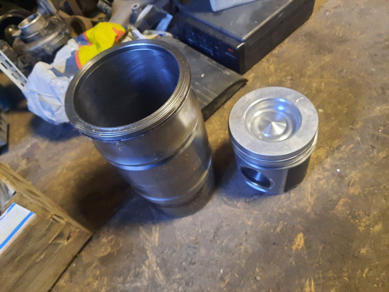 Scania - Suku Cadang Mesin: gambar 1 Scania - Suku Cadang Mesin: gambar 1