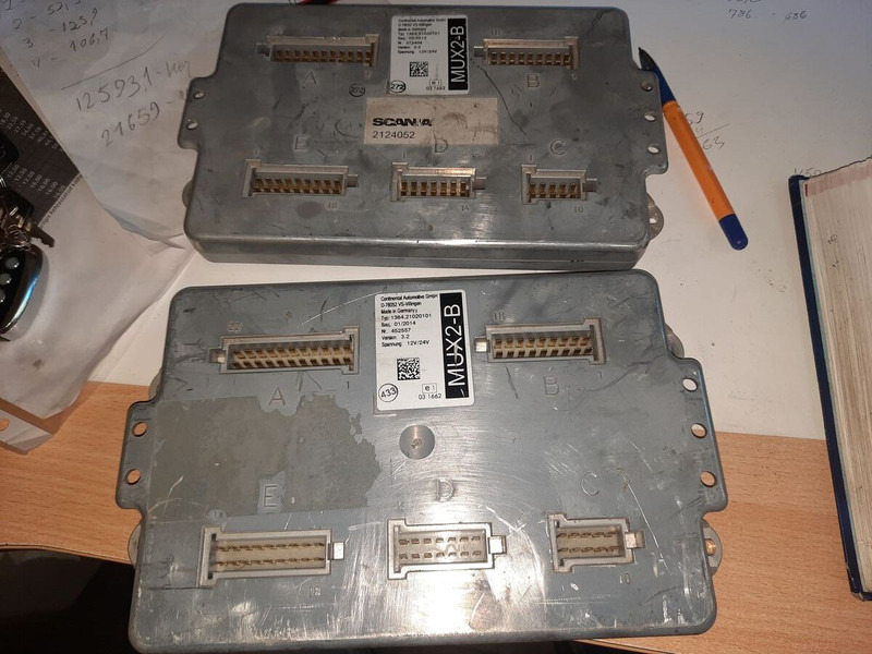 Scania MUX2-B MUX2-M.MUX2-B+/ ZR2-BS/ ZR2-BD - ECU: gambar 2 Scania MUX2-B MUX2-M.MUX2-B+/ ZR2-BS/ ZR2-BD - ECU: gambar 2
