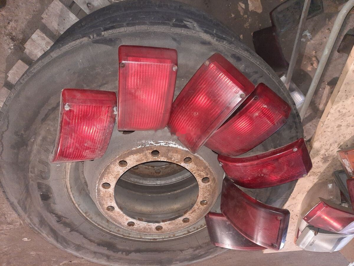 Volvo 1326359080 - Lampu belakang untuk Bus: gambar 4 Volvo 1326359080 - Lampu belakang untuk Bus: gambar 4