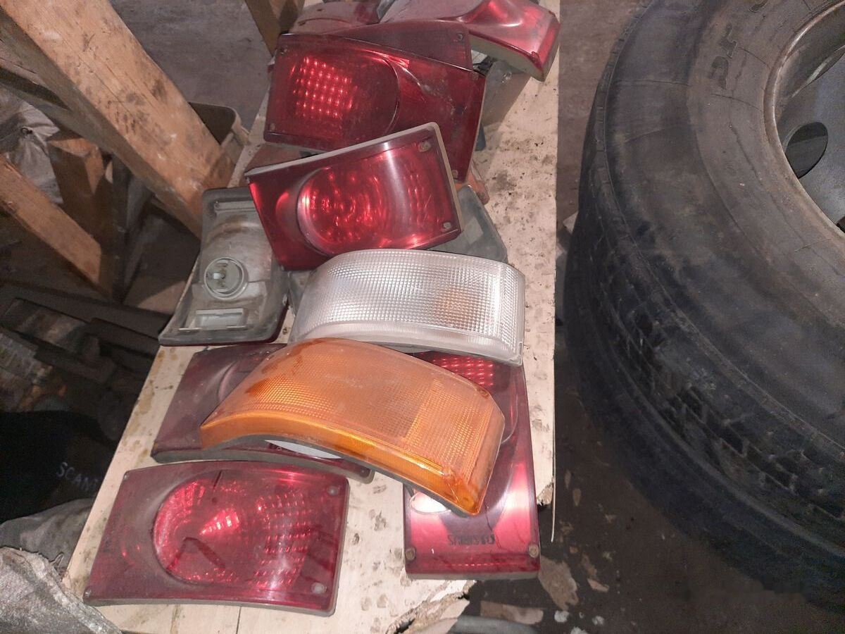 Volvo 1326359080 - Lampu belakang untuk Bus: gambar 3 Volvo 1326359080 - Lampu belakang untuk Bus: gambar 3