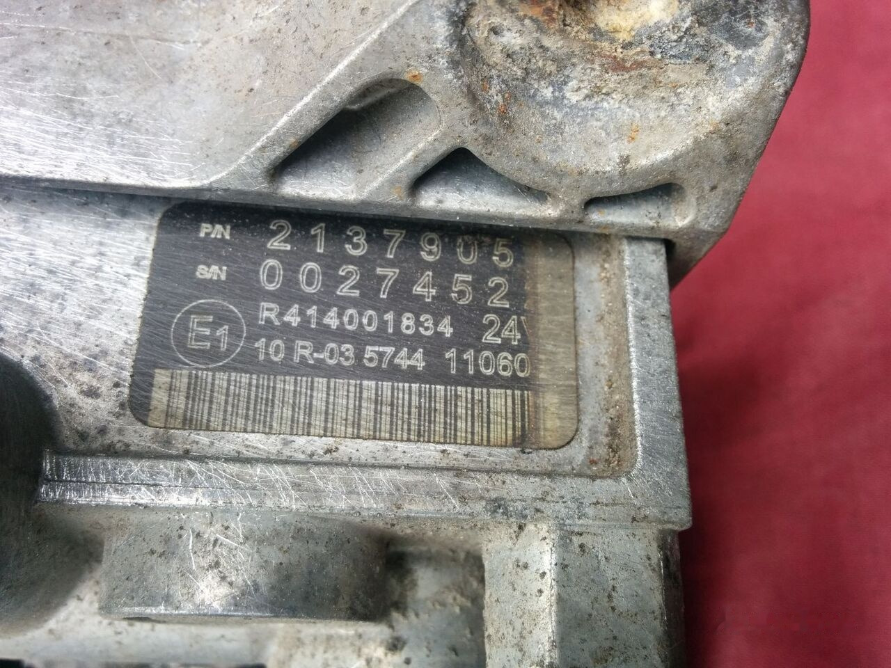 Volvo 21707055.\\ 2137905 Volvo B12 - Katup untuk Bus: gambar 1 Volvo 21707055.\\ 2137905 Volvo B12 - Katup untuk Bus: gambar 1