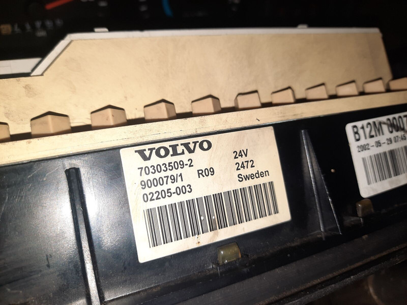 Volvo 70361832-1 . 70361831. 70329201-2 .22205475-P03. 70392912-P01/ - Dasbor: gambar 2 Volvo 70361832-1 . 70361831. 70329201-2 .22205475-P03. 70392912-P01/ - Dasbor: gambar 2