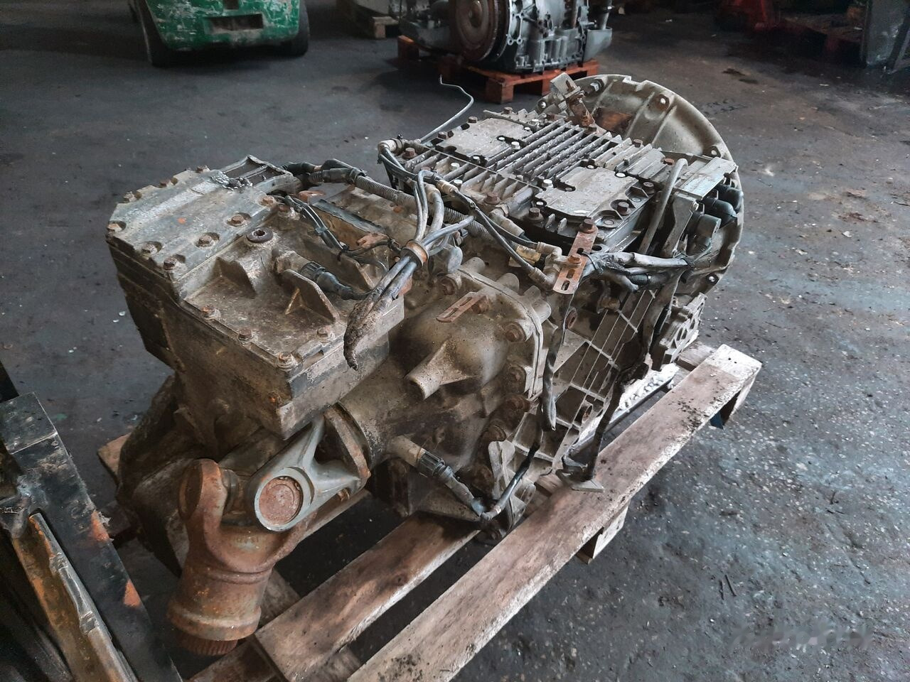 Volvo AT 2612D . AT2412C .AT2512C . Volvo B12M - Gearbox untuk Bus: gambar 5 Volvo AT 2612D . AT2412C .AT2512C . Volvo B12M - Gearbox untuk Bus: gambar 5