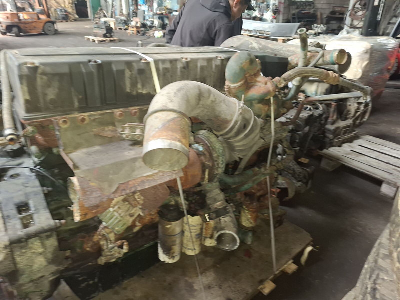 Volvo D12A - Mesin: gambar 2 Volvo D12A - Mesin: gambar 2