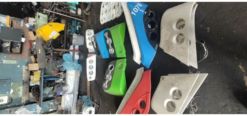 Volvo магнетолы . B12 . Ивеко - Bumper: gambar 2 Volvo магнетолы . B12 . Ивеко - Bumper: gambar 2