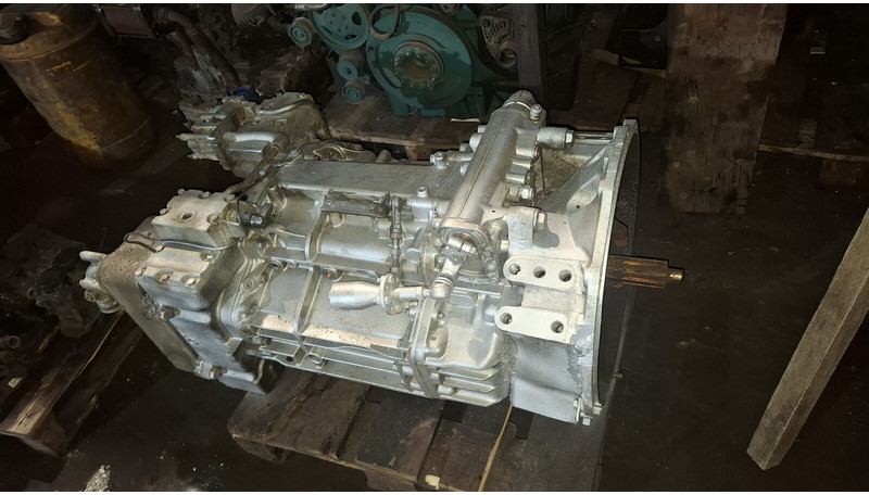 ZF GO210-6. S6 85+GV80/ S6 90 + GV90 - Gearbox: gambar 1 ZF GO210-6. S6 85+GV80/ S6 90 + GV90 - Gearbox: gambar 1