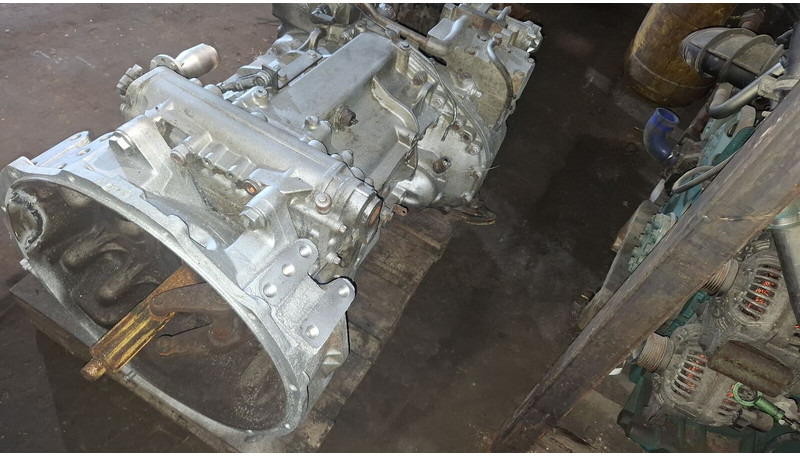 ZF GO210-6. S6 85+GV80/ S6 90 + GV90 - Gearbox: gambar 3 ZF GO210-6. S6 85+GV80/ S6 90 + GV90 - Gearbox: gambar 3