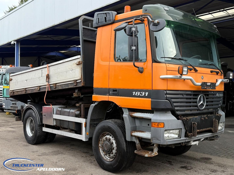 Mercedes-Benz Actros 1831 4x4 Naafreductie, Bladgeveerd, EPS, Originele kilometerstand! - Truk jungkit: gambar 1 Mercedes-Benz Actros 1831 4x4 Naafreductie, Bladgeveerd, EPS, Originele kilometerstand! - Truk jungkit: gambar 1