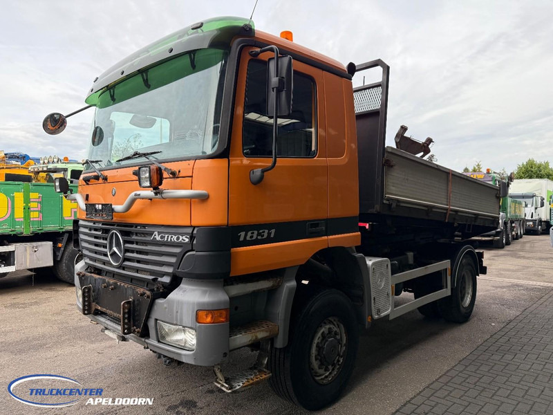 Mercedes-Benz Actros 1831 4x4 Naafreductie, Bladgeveerd, EPS, Originele kilometerstand! - Truk jungkit: gambar 3 Mercedes-Benz Actros 1831 4x4 Naafreductie, Bladgeveerd, EPS, Originele kilometerstand! - Truk jungkit: gambar 3