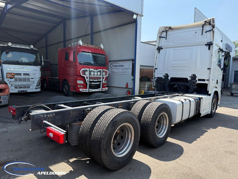 Scania R650 V8 NGS 6x4, Standclima, Retarder, PTO, 9000 Vooras - Truk sasis: gambar 2 Scania R650 V8 NGS 6x4, Standclima, Retarder, PTO, 9000 Vooras - Truk sasis: gambar 2