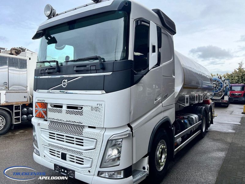 Volvo FH 500 Rohr 22150 Liter, 4 Compartimenten, Retarder, ADR - Truk tangki: gambar 3 Volvo FH 500 Rohr 22150 Liter, 4 Compartimenten, Retarder, ADR - Truk tangki: gambar 3