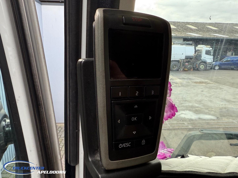 Truk logging, Truk derek Volvo FH 650 6x4, FTG V1000X.81 Houtkraan: gambar 9 Truk logging, Truk derek Volvo FH 650 6x4, FTG V1000X.81 Houtkraan: gambar 9