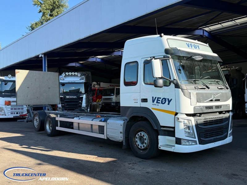 Volvo FM 410 379000 km, 6x2, Globetrotter - Truk sasis: gambar 1 Volvo FM 410 379000 km, 6x2, Globetrotter - Truk sasis: gambar 1
