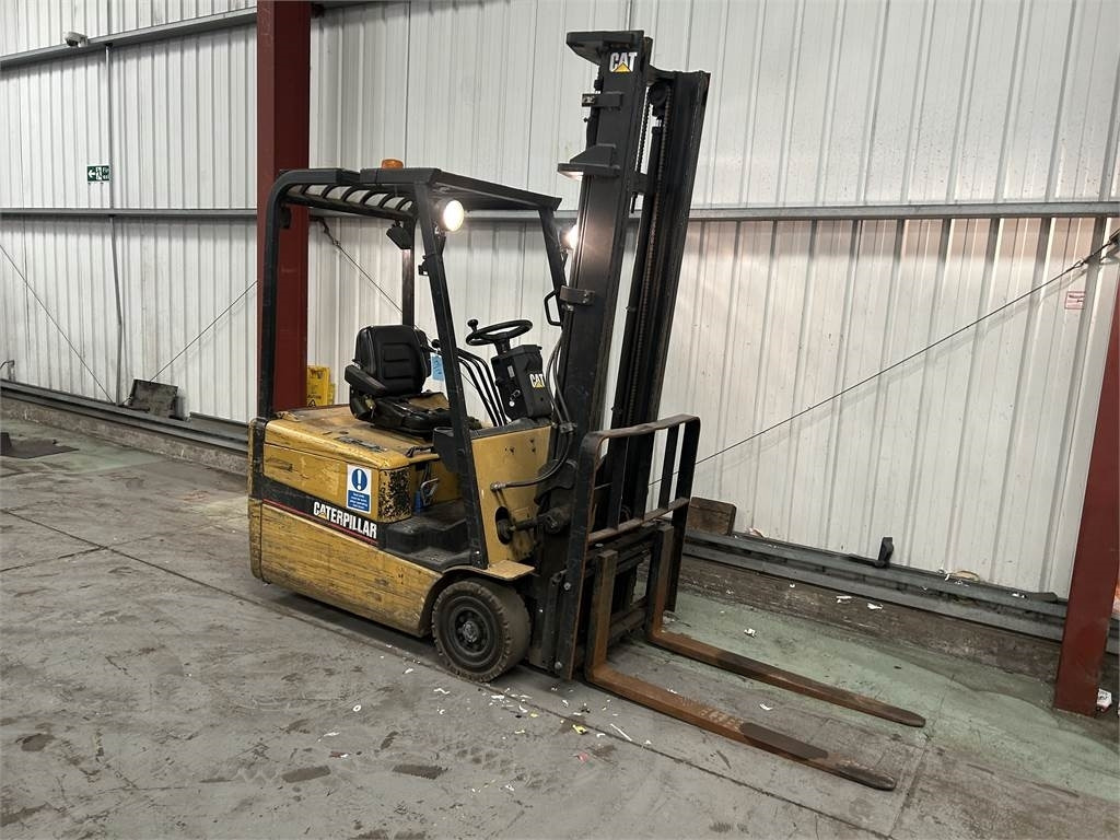 CAT EP16KT - Forklift listrik: gambar 4 CAT EP16KT - Forklift listrik: gambar 4