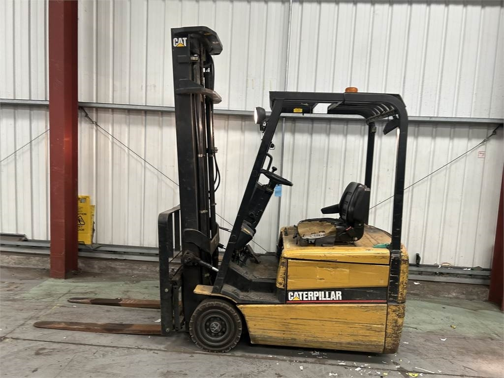 CAT EP16KT - Forklift listrik: gambar 1 CAT EP16KT - Forklift listrik: gambar 1