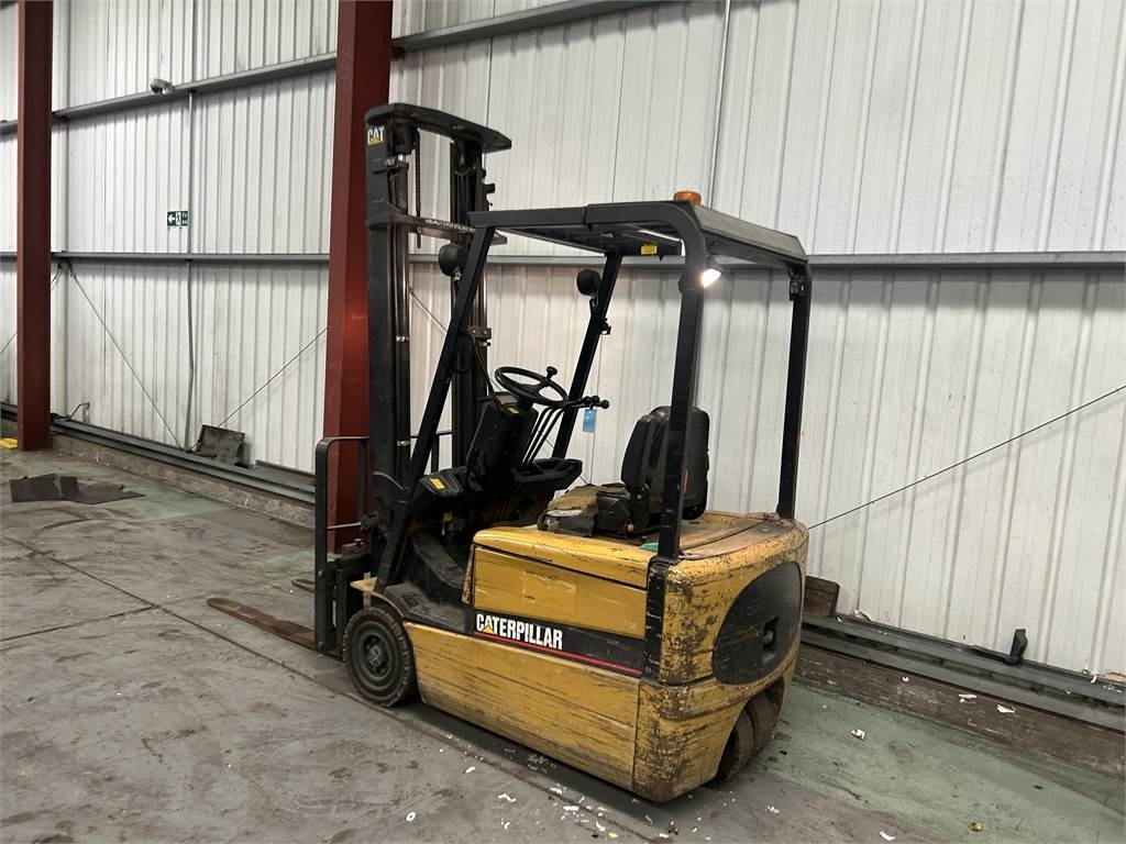 CAT EP16KT - Forklift listrik: gambar 3 CAT EP16KT - Forklift listrik: gambar 3