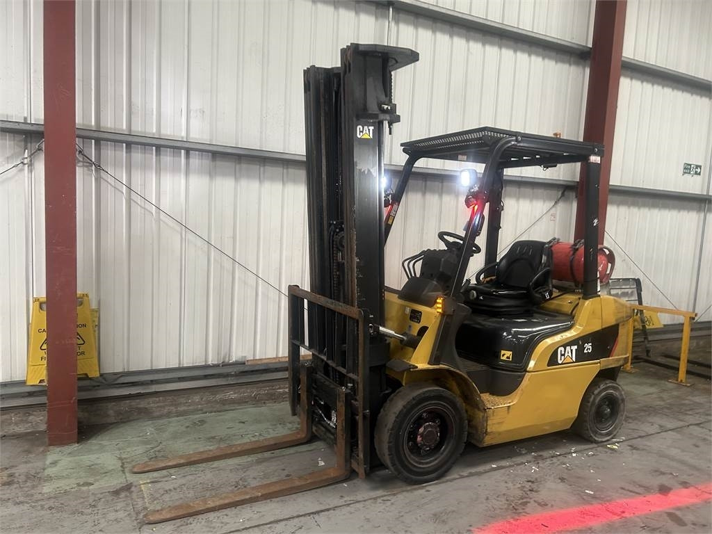 CAT GP25NT - Forklift LPG: gambar 2 CAT GP25NT - Forklift LPG: gambar 2