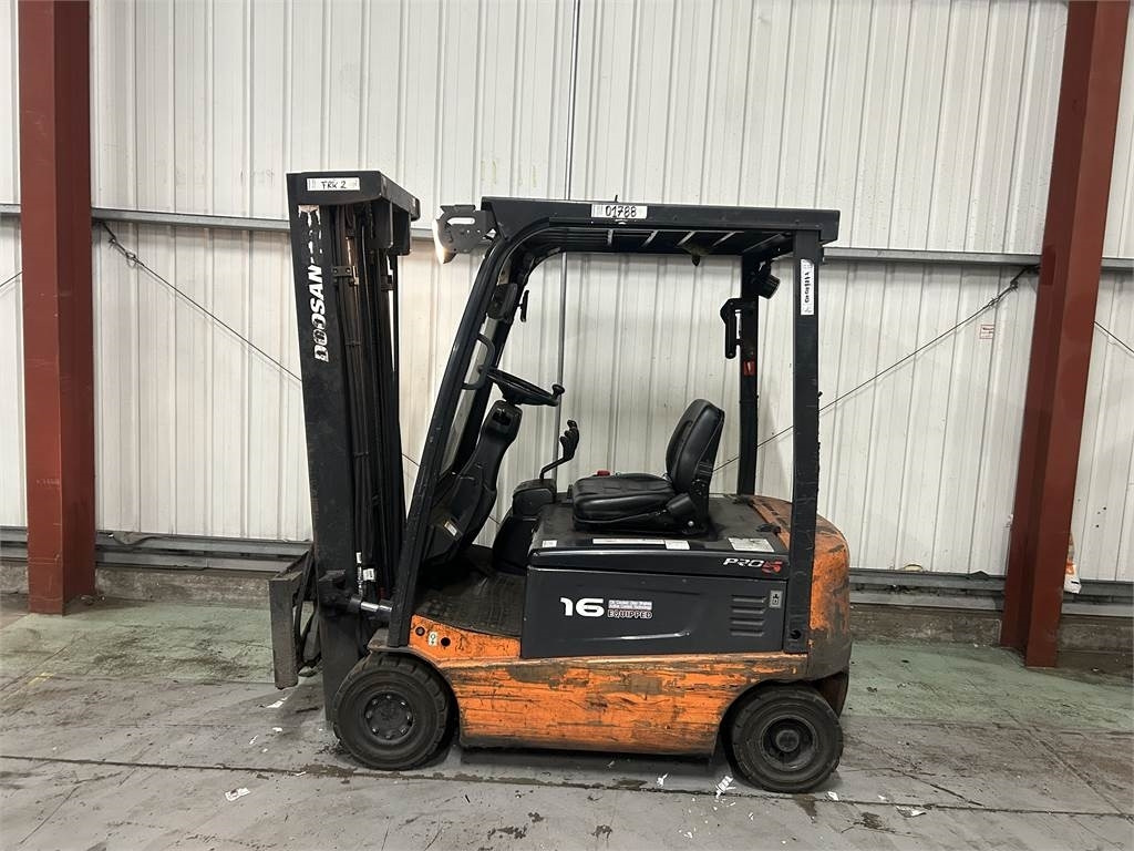 Doosan B16X-5 - Forklift listrik: gambar 1 Doosan B16X-5 - Forklift listrik: gambar 1