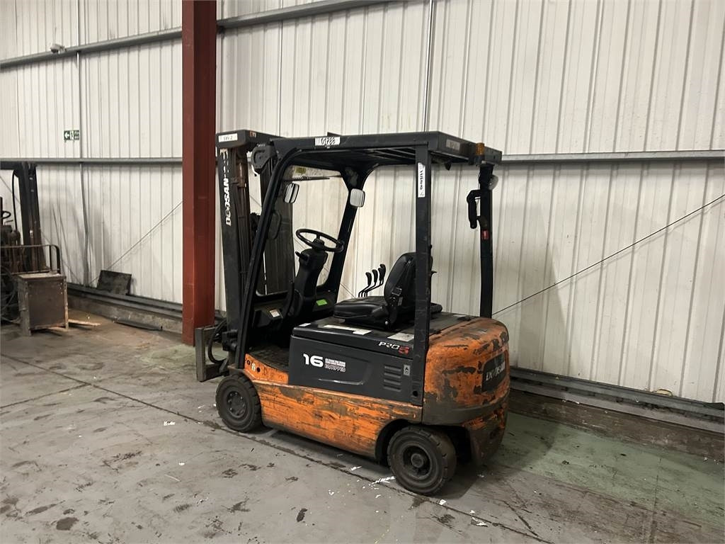 Doosan B16X-5 - Forklift listrik: gambar 3 Doosan B16X-5 - Forklift listrik: gambar 3