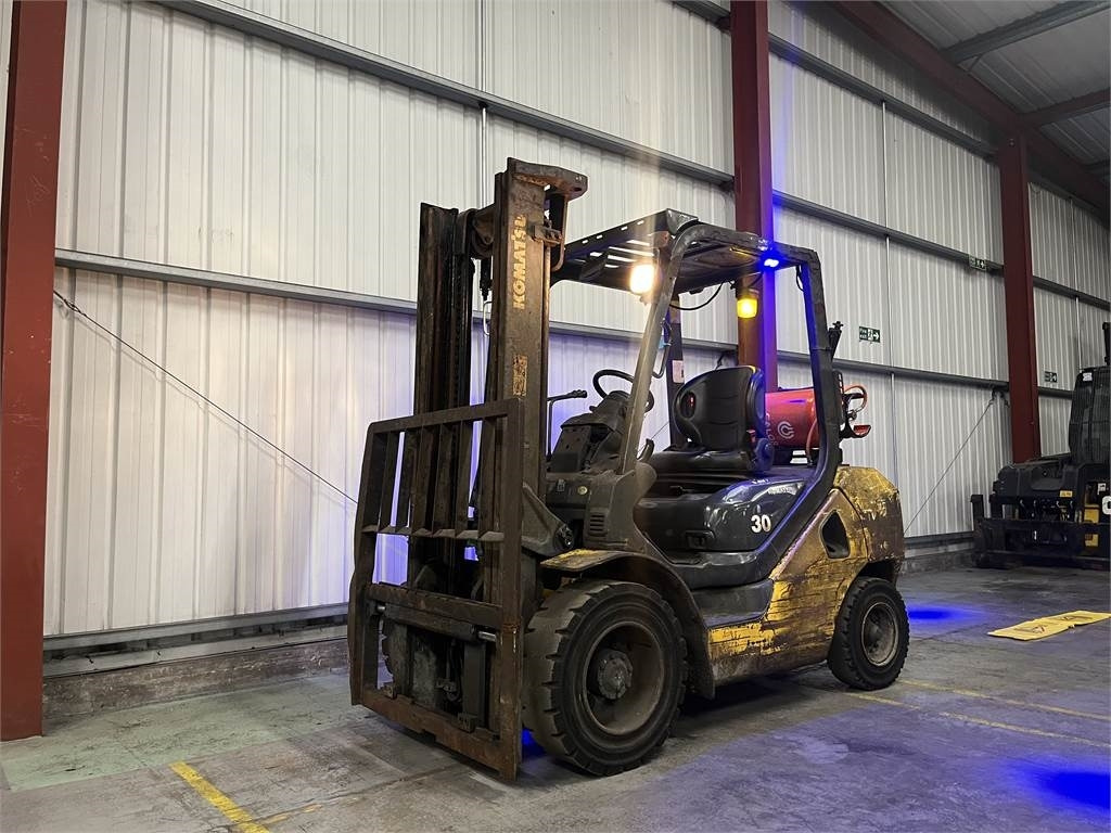 Komatsu FG30T-17  - Forklift LPG: gambar 2 Komatsu FG30T-17  - Forklift LPG: gambar 2