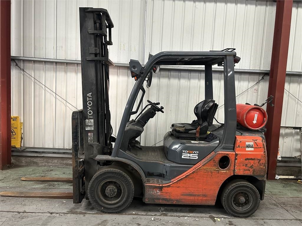 Toyota 02-8FGF25 - Forklift LPG: gambar 1 Toyota 02-8FGF25 - Forklift LPG: gambar 1