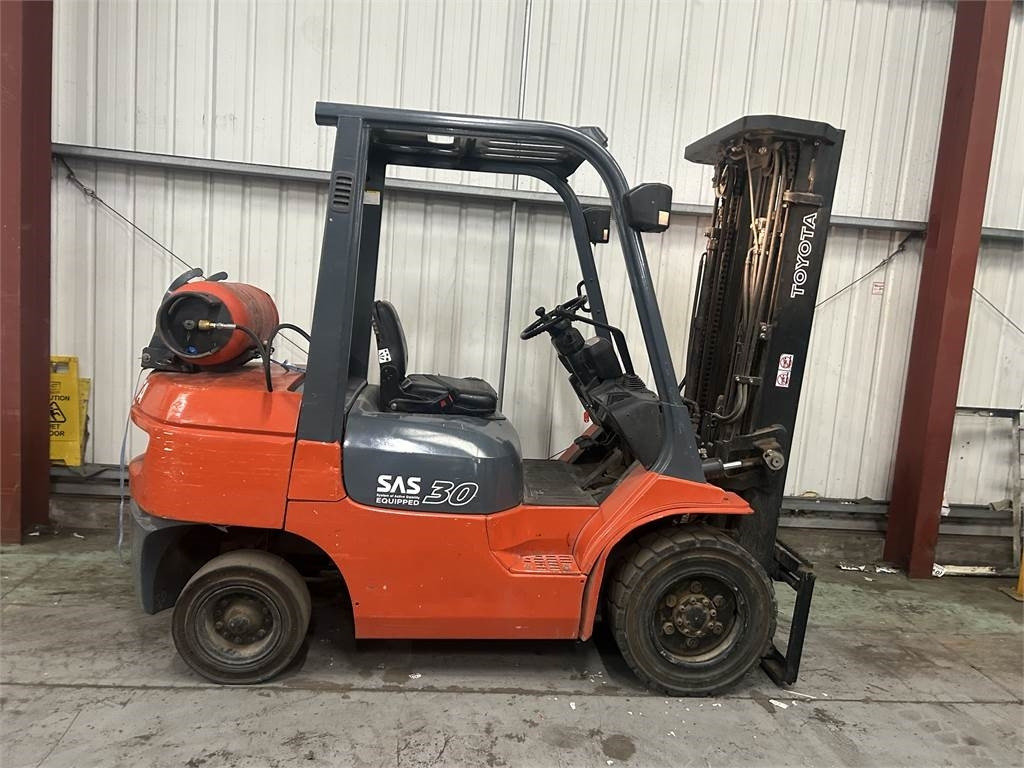 Toyota 7FGF30 - Forklift LPG: gambar 5 Toyota 7FGF30 - Forklift LPG: gambar 5