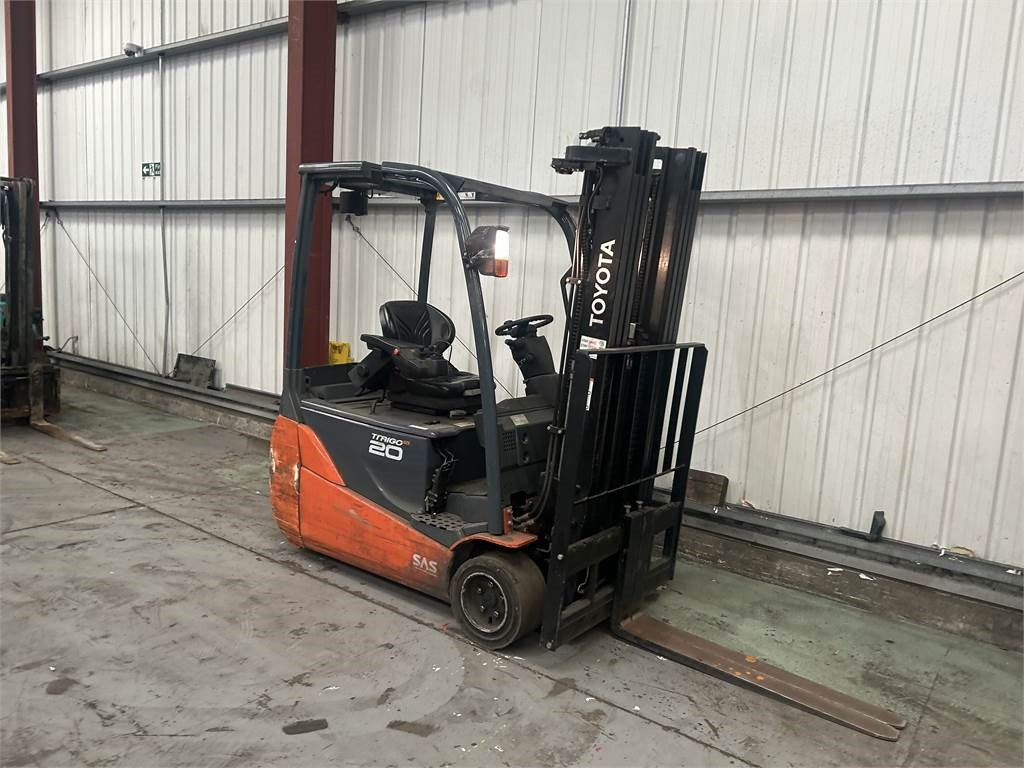 Toyota 8FBET20 - Forklift listrik: gambar 4 Toyota 8FBET20 - Forklift listrik: gambar 4