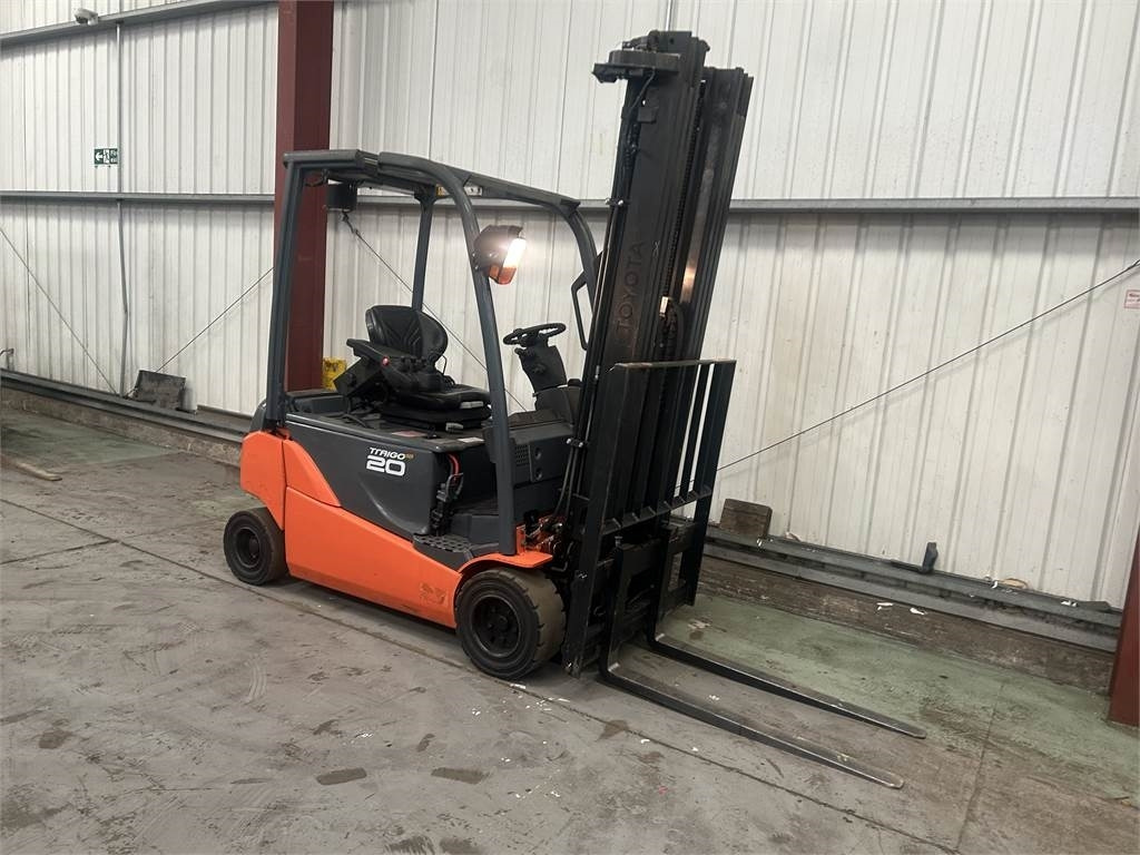 Toyota 8FBMT20 - Forklift listrik: gambar 4 Toyota 8FBMT20 - Forklift listrik: gambar 4
