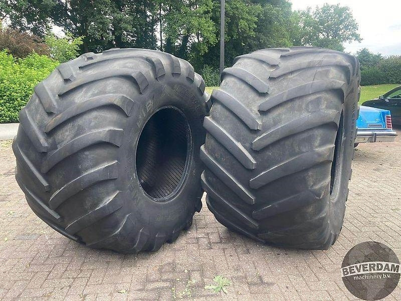 Michelin MEGA BIB 1050/50R32 - Ban untuk Peralatan pertanian: gambar 1 Michelin MEGA BIB 1050/50R32 - Ban untuk Peralatan pertanian: gambar 1