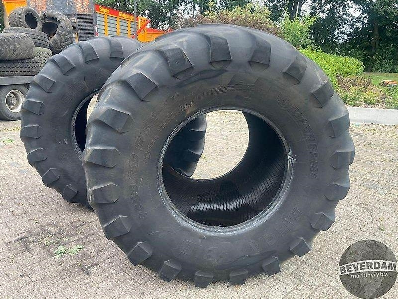 Michelin MEGA BIB 1050/50R32 - Ban untuk Peralatan pertanian: gambar 2 Michelin MEGA BIB 1050/50R32 - Ban untuk Peralatan pertanian: gambar 2