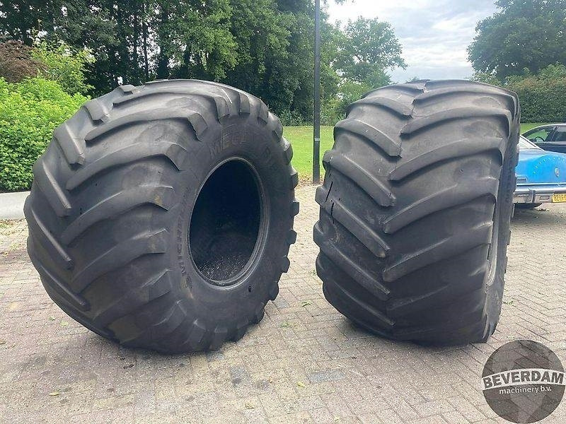 Michelin MEGA BIB 1050/50R32 - Ban untuk Peralatan pertanian: gambar 1 Michelin MEGA BIB 1050/50R32 - Ban untuk Peralatan pertanian: gambar 1