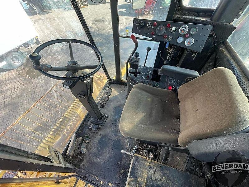 Pemanen hijauan New Holland 2305: gambar 14