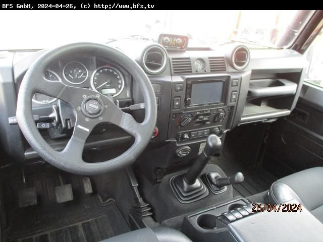 Defender 110 Td4 Land Rover Defender 110 TD4 - Mobil derek: gambar 3 Defender 110 Td4 Land Rover Defender 110 TD4 - Mobil derek: gambar 3