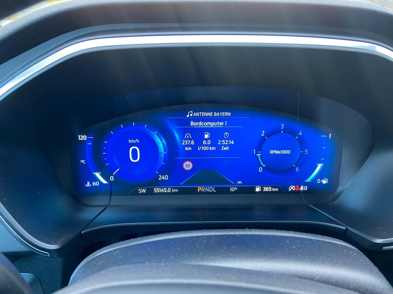 Ford Kuga Titanium 4X4 AWD - Mobil SUV: gambar 2 Ford Kuga Titanium 4X4 AWD - Mobil SUV: gambar 2