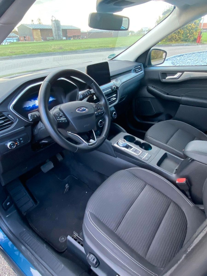 Ford Kuga Titanium 4X4 AWD - Mobil SUV: gambar 3 Ford Kuga Titanium 4X4 AWD - Mobil SUV: gambar 3