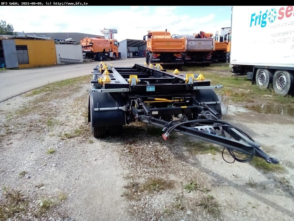 Hüffermann Vario-Carrier HMA 2424 ZB 3-Achs für Absetzmulde - Trailer lewati: gambar 1 Hüffermann Vario-Carrier HMA 2424 ZB 3-Achs für Absetzmulde - Trailer lewati: gambar 1