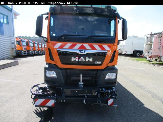 MAN TGS 18.400 4X2 BL Bucher OF 8000 RS Drehjet beid - Penyapu jalan: gambar 2 MAN TGS 18.400 4X2 BL Bucher OF 8000 RS Drehjet beid - Penyapu jalan: gambar 2