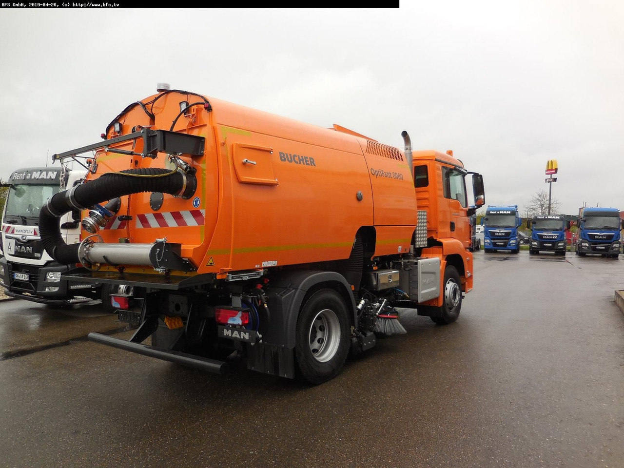 MAN TGS 18.420 4X2 BL Bucher OF 8000 TWIN beidseitig - Penyapu jalan: gambar 2 MAN TGS 18.420 4X2 BL Bucher OF 8000 TWIN beidseitig - Penyapu jalan: gambar 2