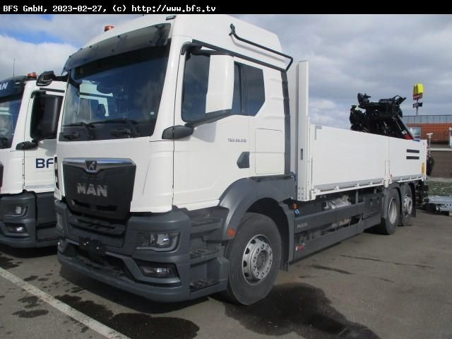 MAN TGS (TG3) 26.510 6x2-4 BL HIAB 232ES-5 X-HIPRO - Truk flatbed: gambar 1 MAN TGS (TG3) 26.510 6x2-4 BL HIAB 232ES-5 X-HIPRO - Truk flatbed: gambar 1