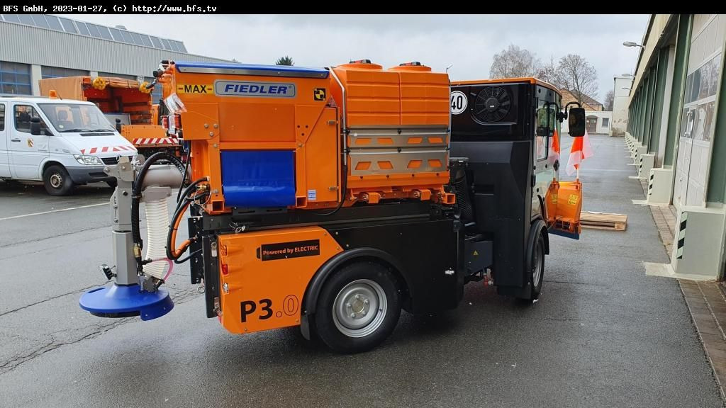 Pony P3.0 Pony P3.0 - Penyapu jalan: gambar 3 Pony P3.0 Pony P3.0 - Penyapu jalan: gambar 3