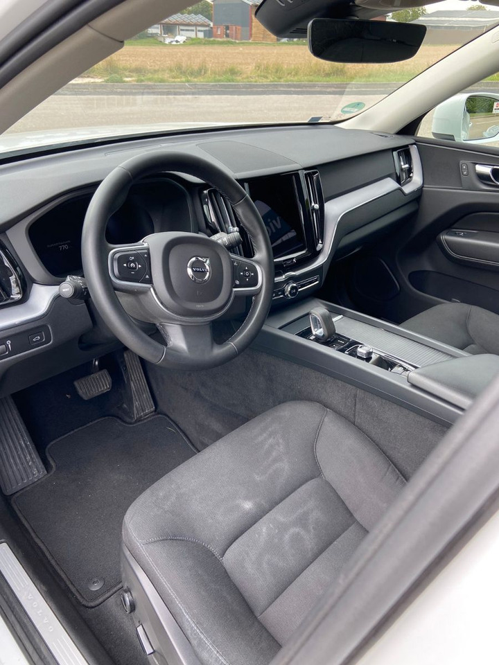 Volvo XC 60 XC60 Momentum Pro AWD - Mobil SUV: gambar 3 Volvo XC 60 XC60 Momentum Pro AWD - Mobil SUV: gambar 3