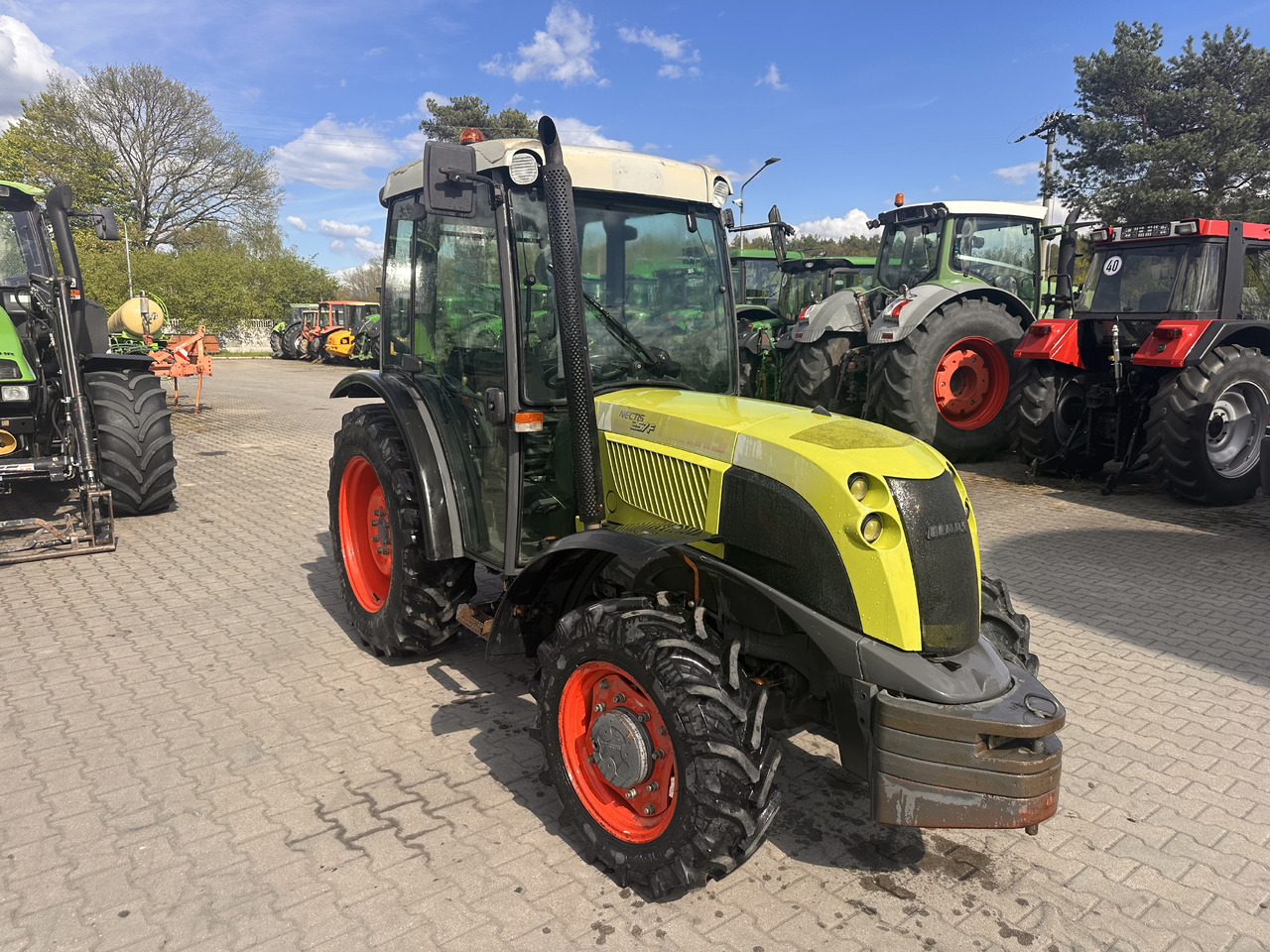 CLAAS NECTIS 257F - Traktor: gambar 5 CLAAS NECTIS 257F - Traktor: gambar 5