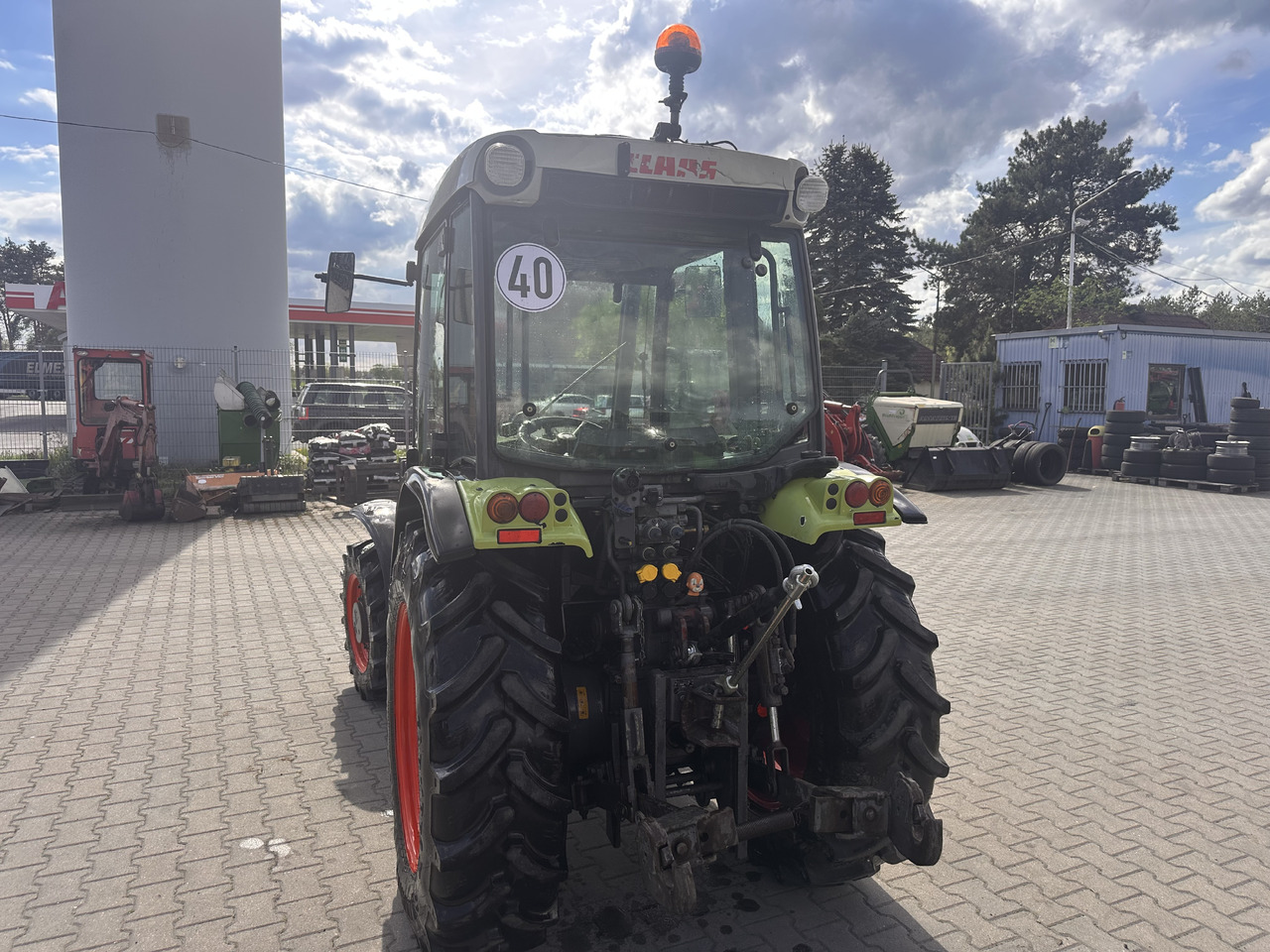 CLAAS NECTIS 257F - Traktor: gambar 3 CLAAS NECTIS 257F - Traktor: gambar 3