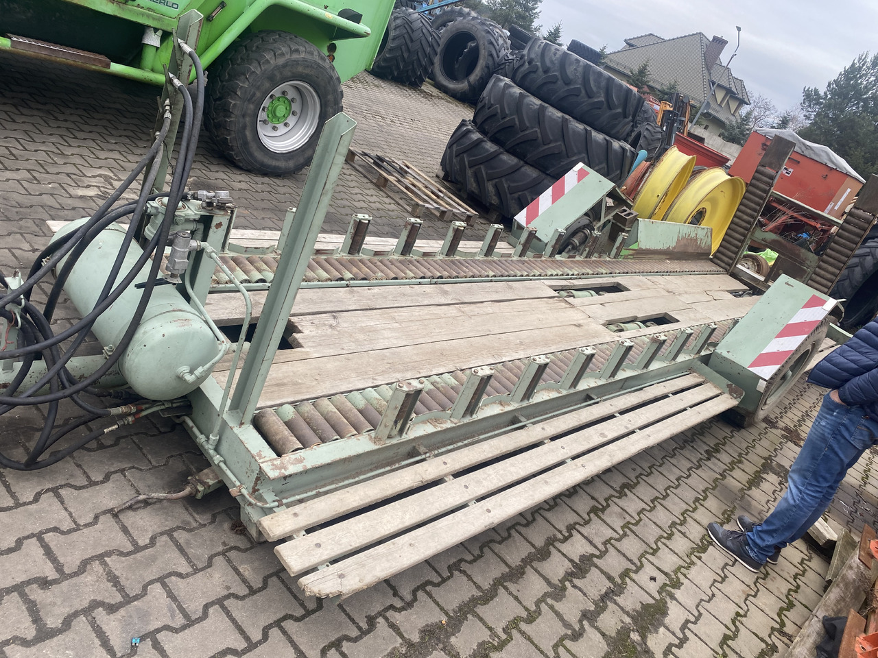 FORTSCHRITT HTS 30.04/1 Przyczepa do skrzyniopalet samowyladowcza - Trailer pertanian: gambar 5 FORTSCHRITT HTS 30.04/1 Przyczepa do skrzyniopalet samowyladowcza - Trailer pertanian: gambar 5