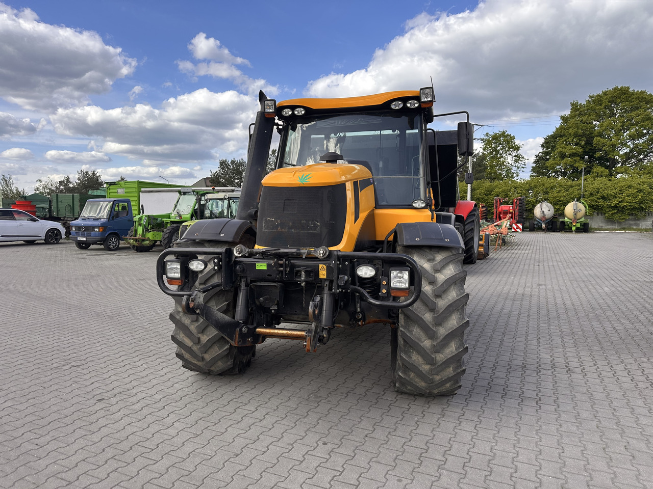 JCB FASTRAC 3230 - Traktor: gambar 3 JCB FASTRAC 3230 - Traktor: gambar 3