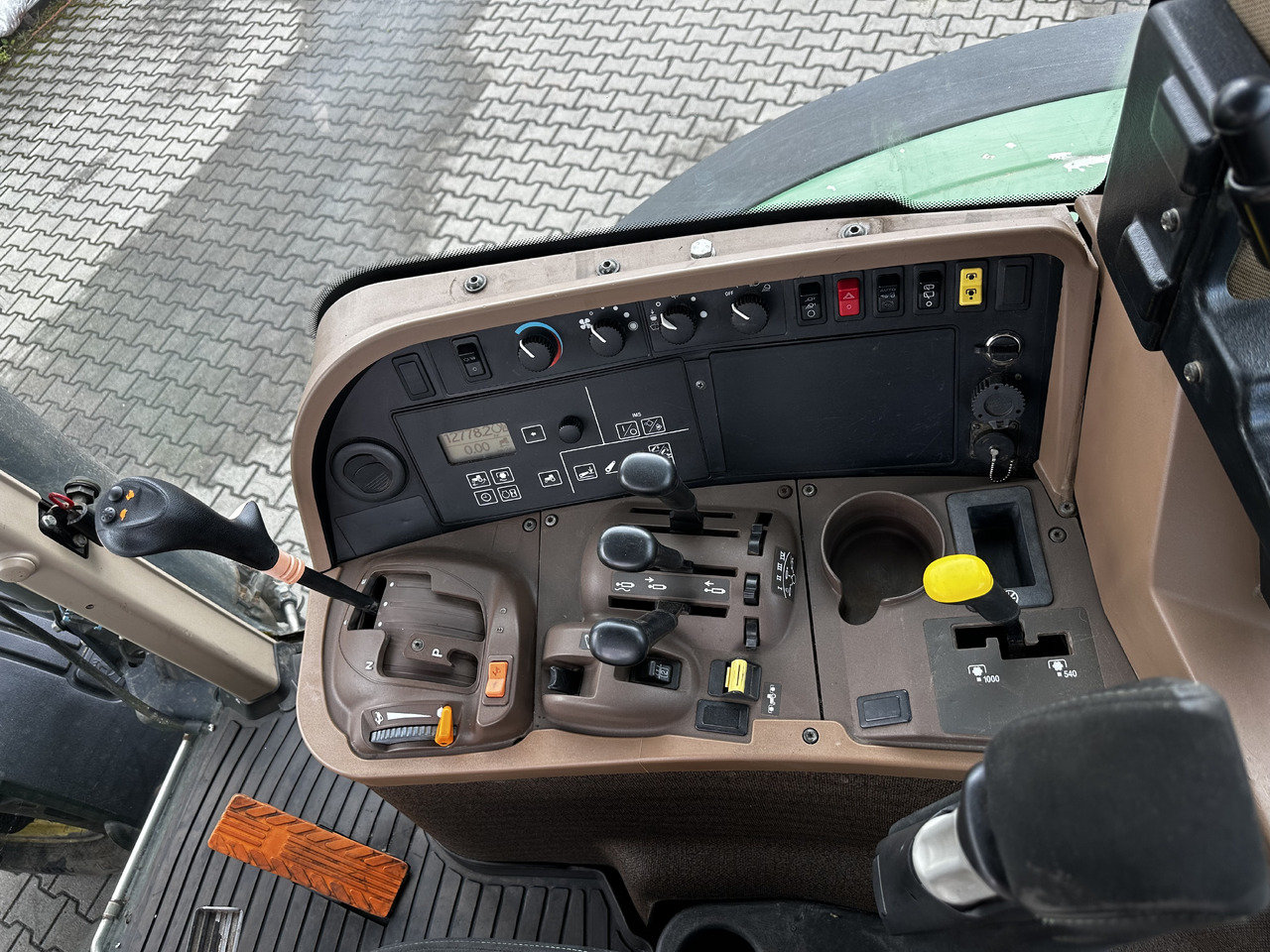 Leasing John Deere 7720 PowerQuad John Deere 7720 PowerQuad: gambar 7 Leasing John Deere 7720 PowerQuad John Deere 7720 PowerQuad: gambar 7